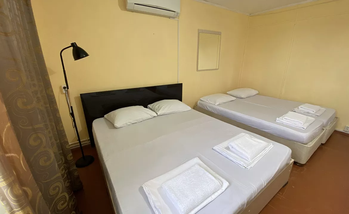 Четырёхместный . Гостевой дом АКВАТОРИЯ . Кучугуры