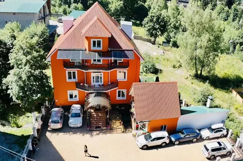 . Отель «Каприз». Домбай-гостиницы