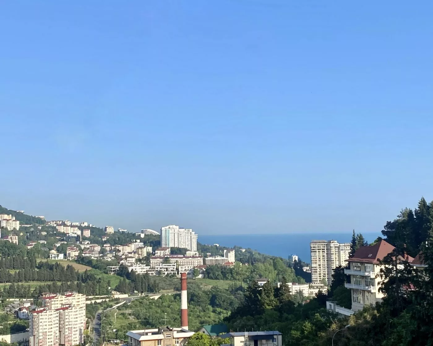 . Квартира в многоквартирном доме C видом на Горы и Море на Дмитриевой 56. Сочи