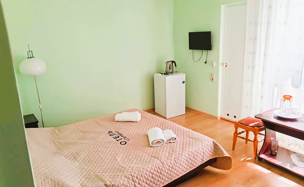 Стандартный Двухместный с доп. местом и балконом. Отель "Гермес" . Вардане