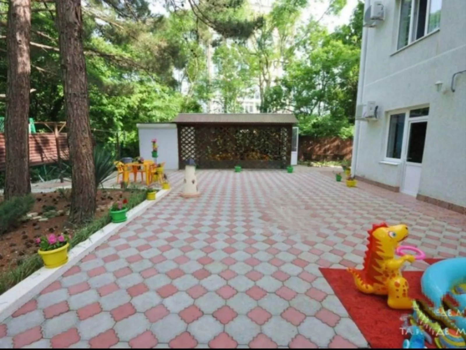 . Гостевой дом Среди пицундских сосен. Геленджик