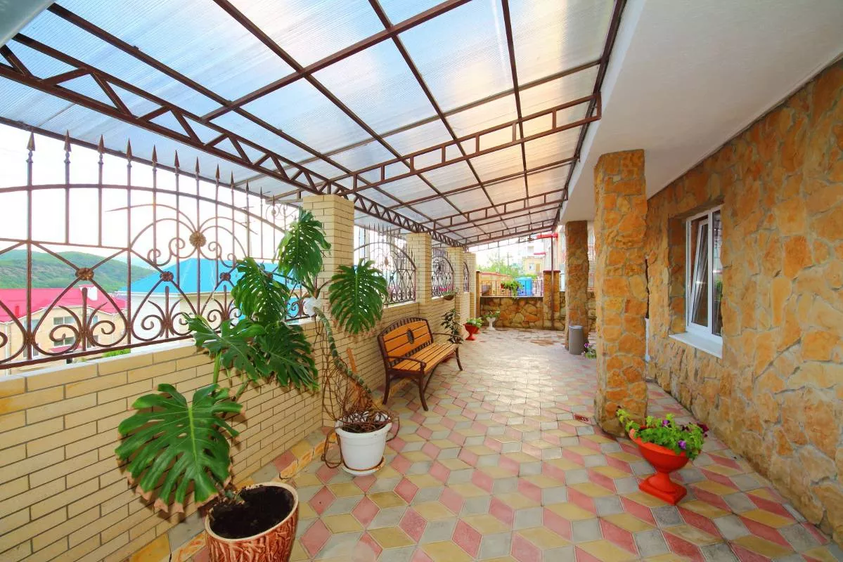 . Гостевой дом "Лев" . Сукко