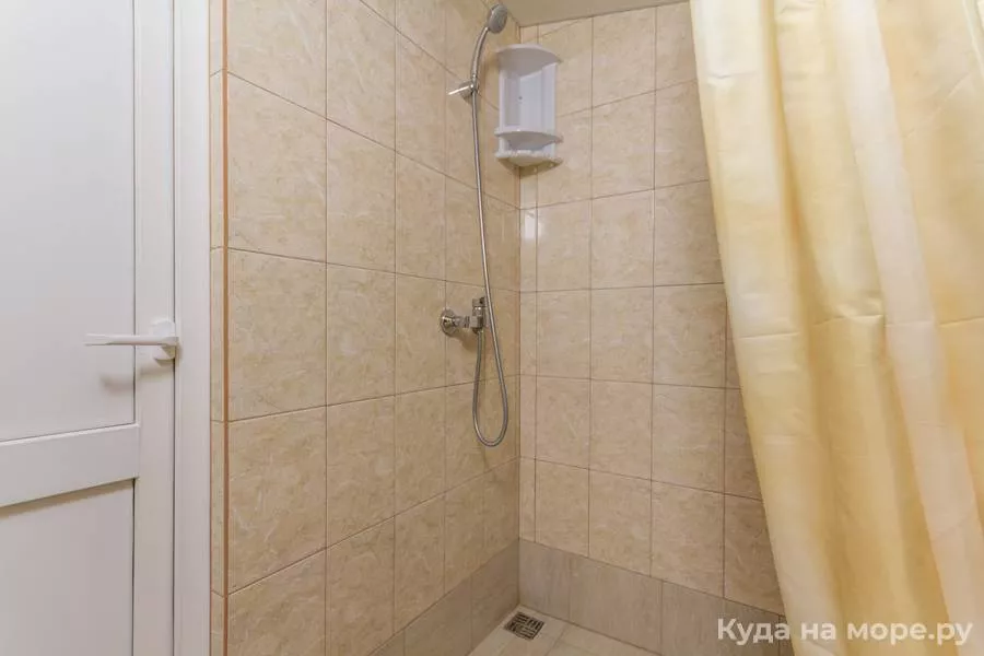 Четырехместный номер. Гостевой дом "Алфавит". Адлер Четырехместный номер. Гостевой дом "Алфавит". Адлер