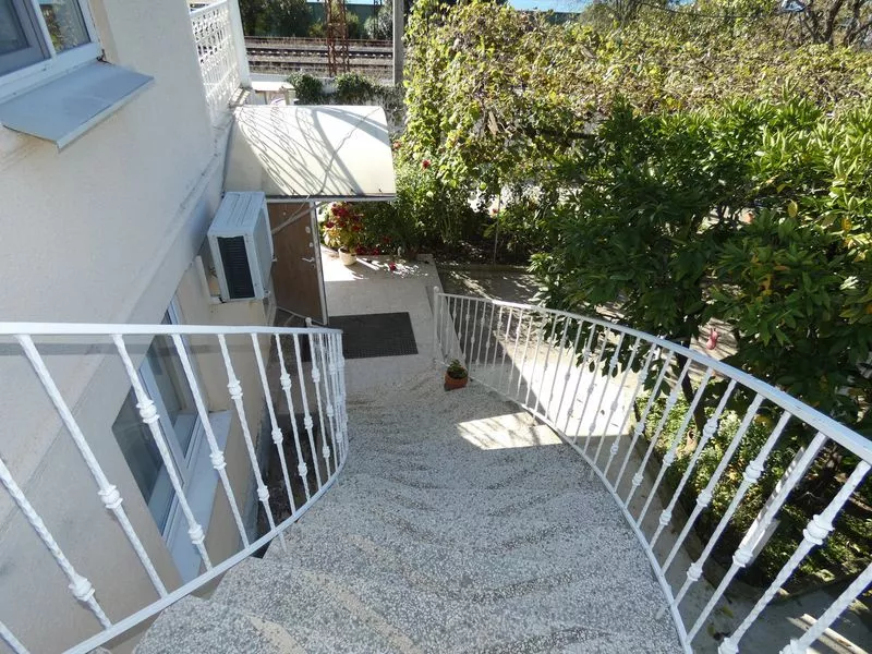 . Частный сектор  Братьев Джинджолия 36 . Новый Афон