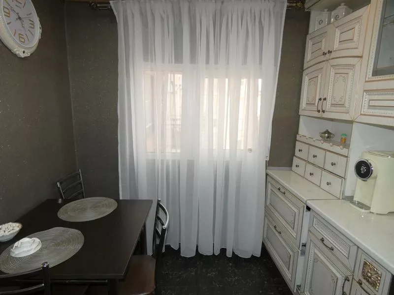 3х-комнатная квартира. Квартира в многоквартирном доме Квартира Абазгаа 59/1 . Гагра