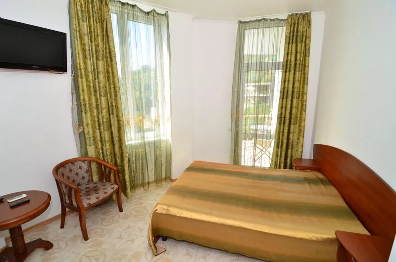 2-местный номер с балконом и видом на море. Вилла «Камилла». Лазурное