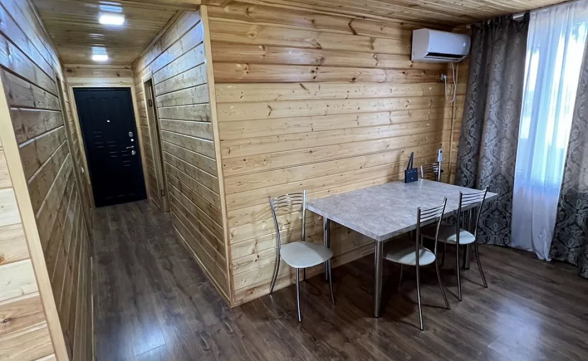 Домик с двумя спальнями и кухней. База отдыха "Скурча". Сухум