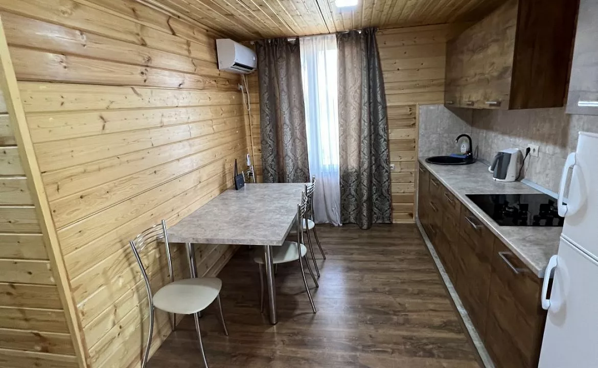 Домик с двумя спальнями и кухней. База отдыха "Скурча". Сухум