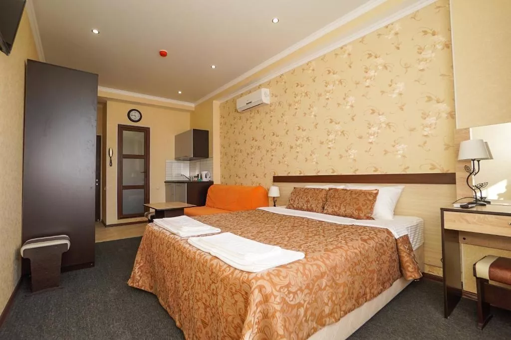 3-х местный номер-студио (с кухней). Апарт-отель «Близнецы». Адлер