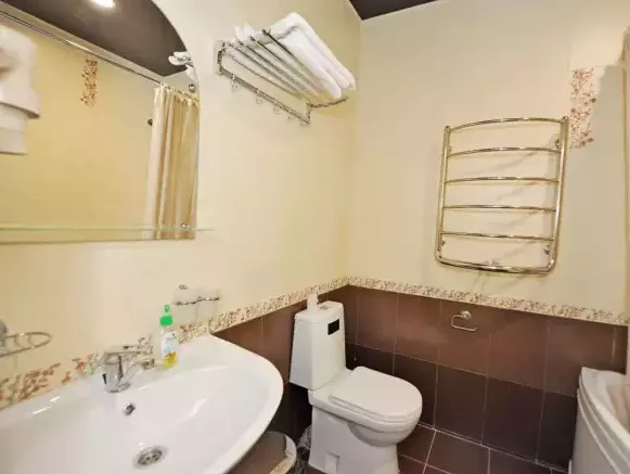 «Полулюкс». Гостиница «Гранд Виктория». Домбай-гостиницы