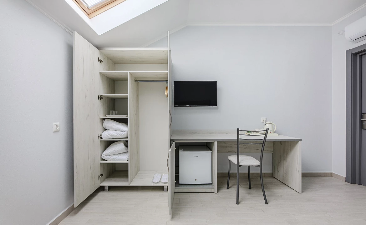 стандарт твин мансарда. Отель отель Авис. Криница