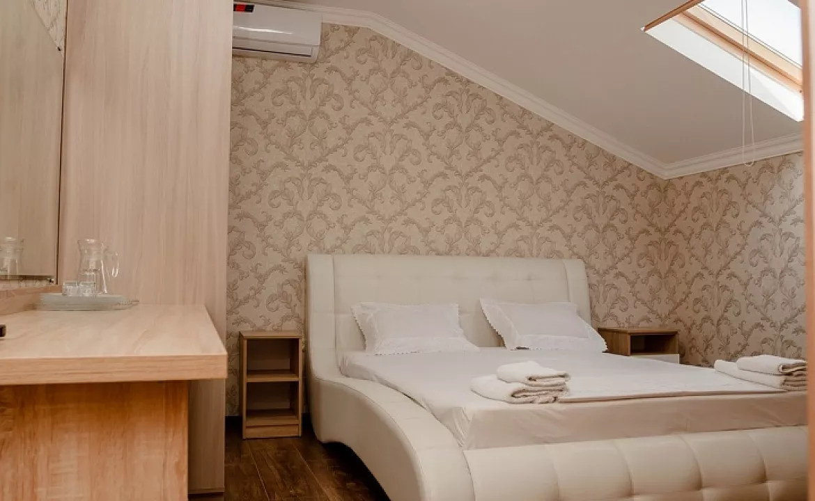 Мансарда двухкомнатная. Гостевой дом Ника Премиум. Геленджик