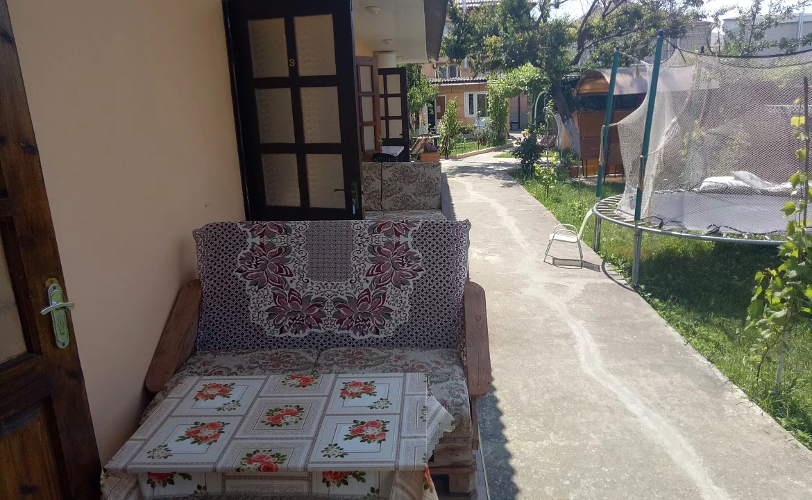 Трехместный комфорт. Гостевой дом SunnyHouse. Витязево Трехместный комфорт. Гостевой дом SunnyHouse. Витязево