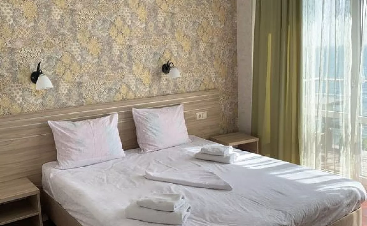 «Семейный» (мансарда 4 этаж, без балкона). Отель «RIVIERA GRAND HOTEL». Лермонтово