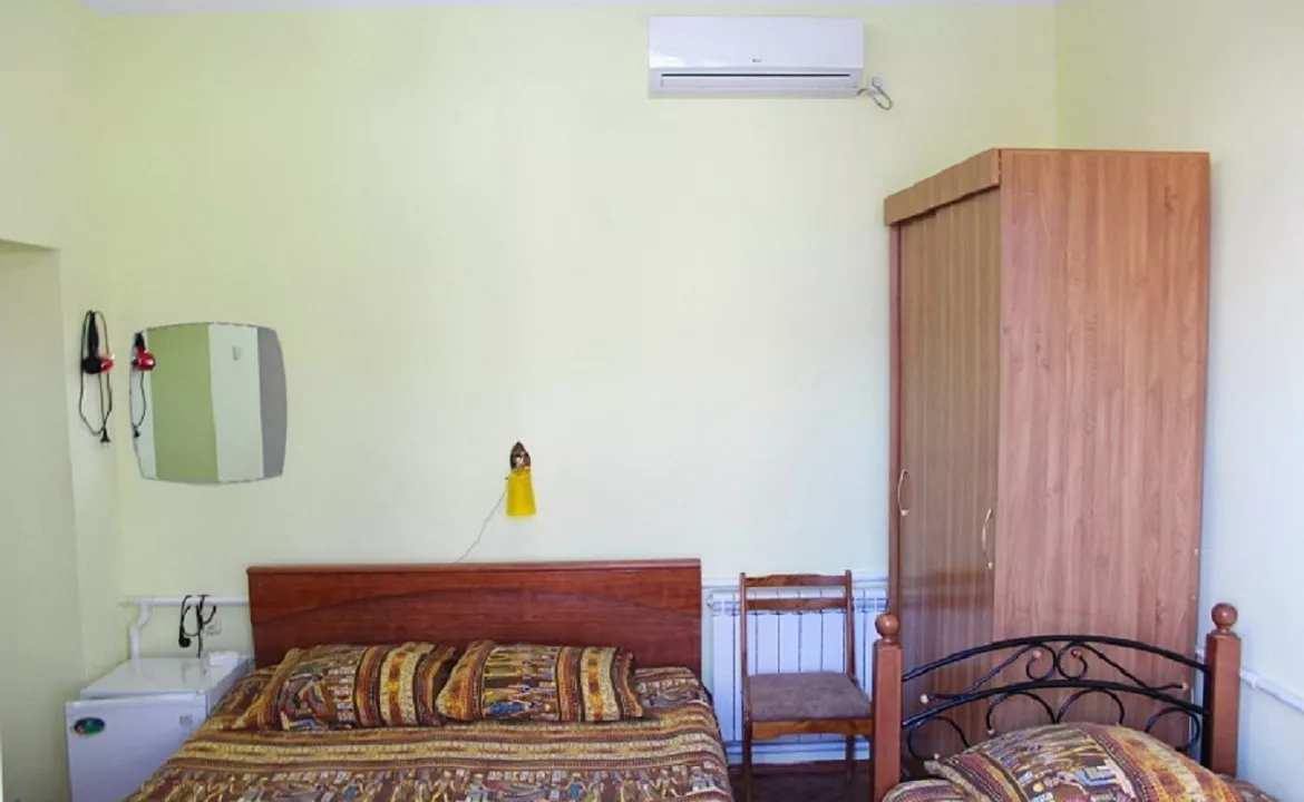 Трехместная комната с удобствами 2й этаж. Частный сектор Жилье у моря. Анапа