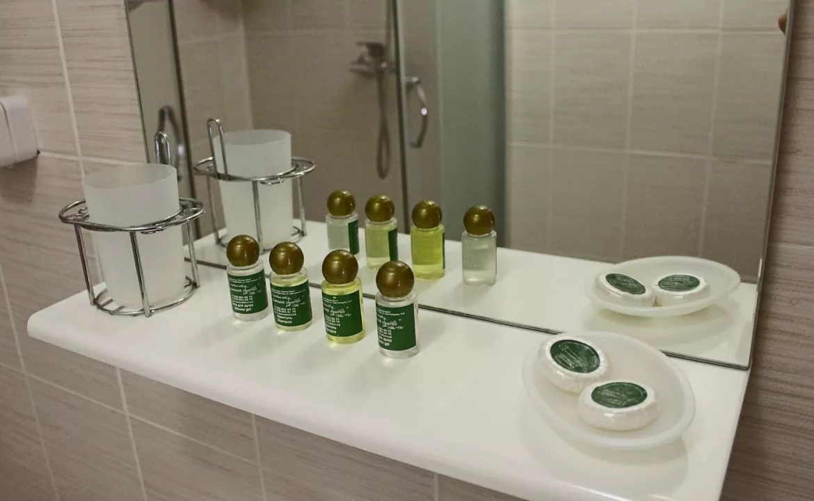 Двухкомнатный четырехместный номер (первый этаж). Гостевой дом "Зеленая бухта". Отдых с детьми