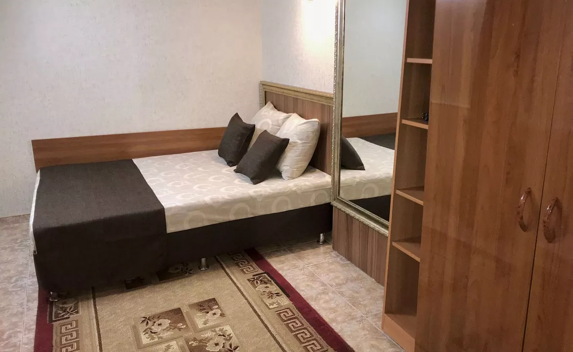 Однокомнатная квартира с кухней в коттедже на 1 этаже. Гостевой дом "Виктория". Лазаревское Однокомнатная квартира с кухней в коттедже на 1 этаже. Гостевой дом "Виктория". Лазаревское