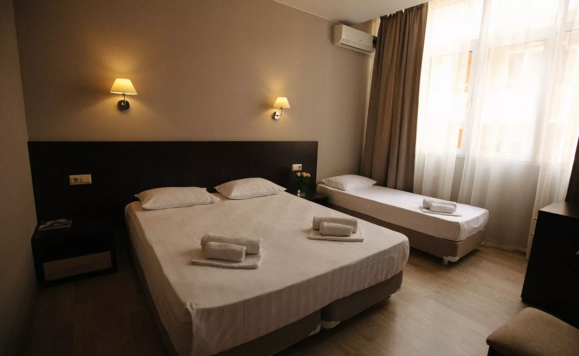 Трехместный номер. Отель АЙСБЕРГ. Лазаревское