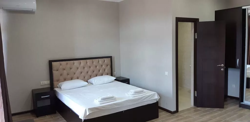 2х местный номер. Гостиница МариАрт. Лазаревское 2х местный номер. Гостиница МариАрт. Лазаревское