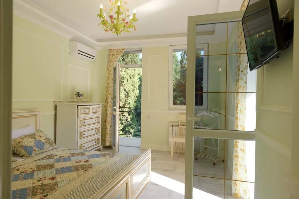 . Частный гостевой дом Сердце Ялты. Ялта