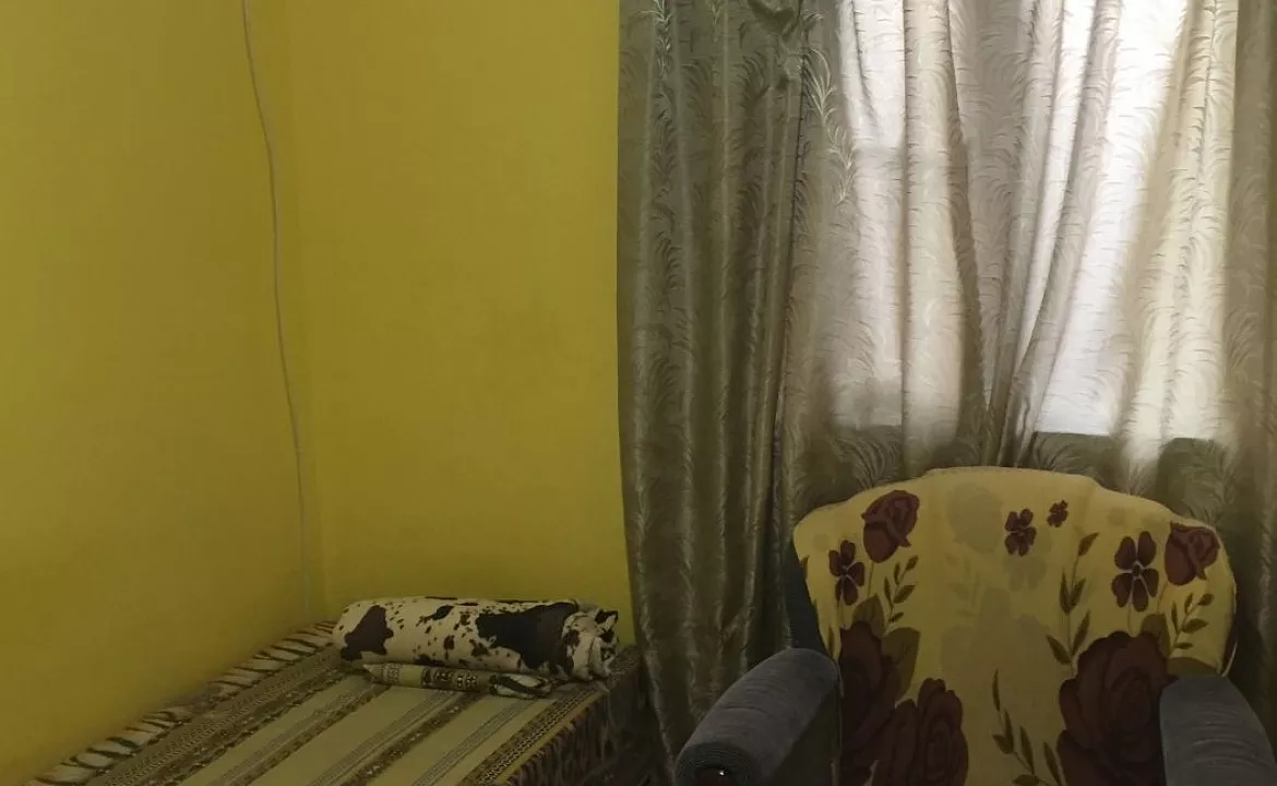 Трехместный «Эконом» 2 этаж. Гостевой дом на Комарова 17. Витязево