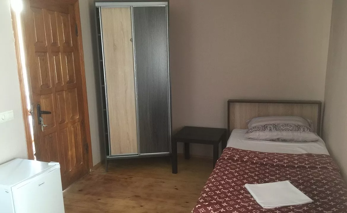 Трехместный стандарт. Гостевой дом Аквамарин - Лоо. Лоо Трехместный стандарт. Гостевой дом Аквамарин - Лоо. Лоо