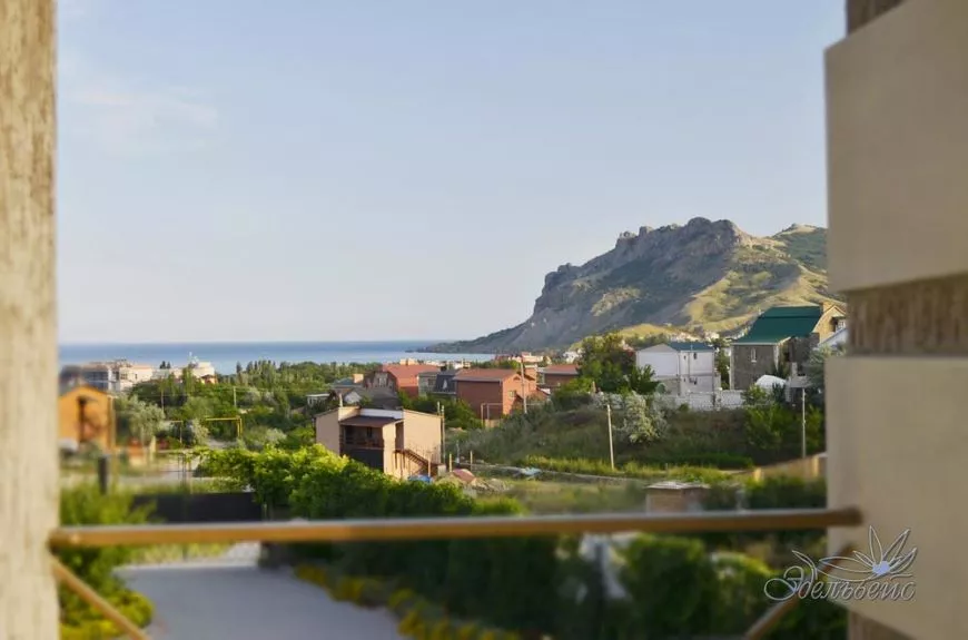 3-местный номер «панорамный» с балконом. Гостевой дом «Эдельвейс». Коктебель