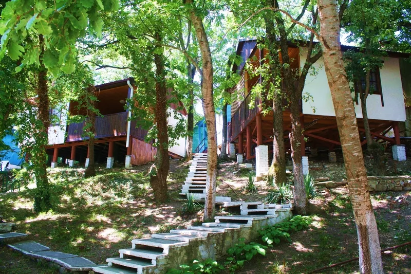 . База отдыха "Арион" с палаточным городком. Дивноморское