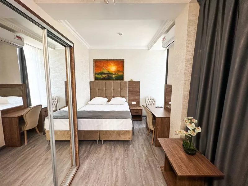 Трехместный номер студио. Отель Офелия. Адлер