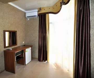 Люкс 2-х местный с балконом. Гостевой дом «Елиза». Витязево