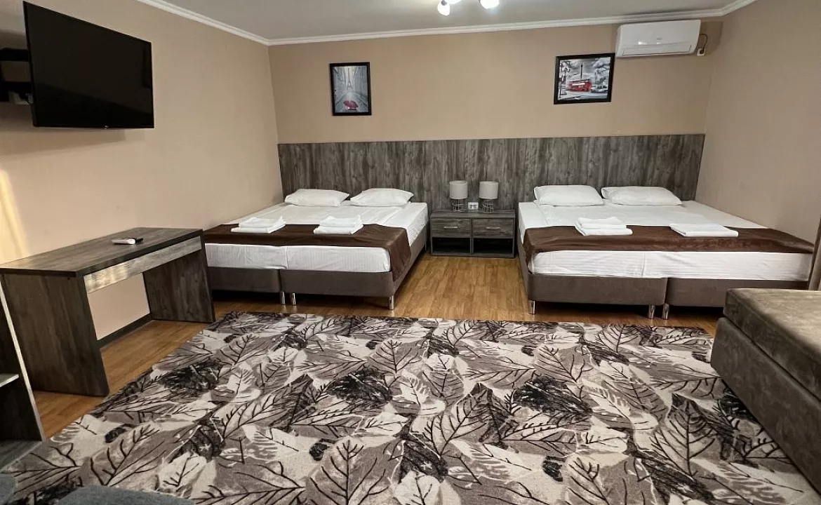 4-х местный номер с мини балконом Завтрак включен. База отдыха "Скурча". Сухум