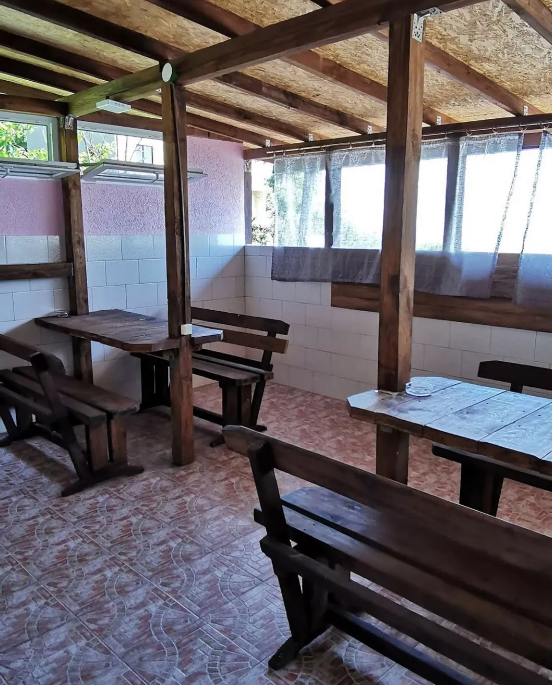 . Гостевой дом "У Роберта". Лоо