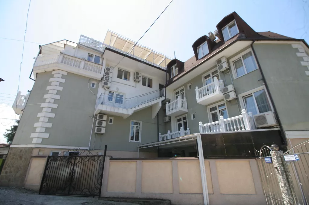 . Гостевой дом «Мандарин». Гагра