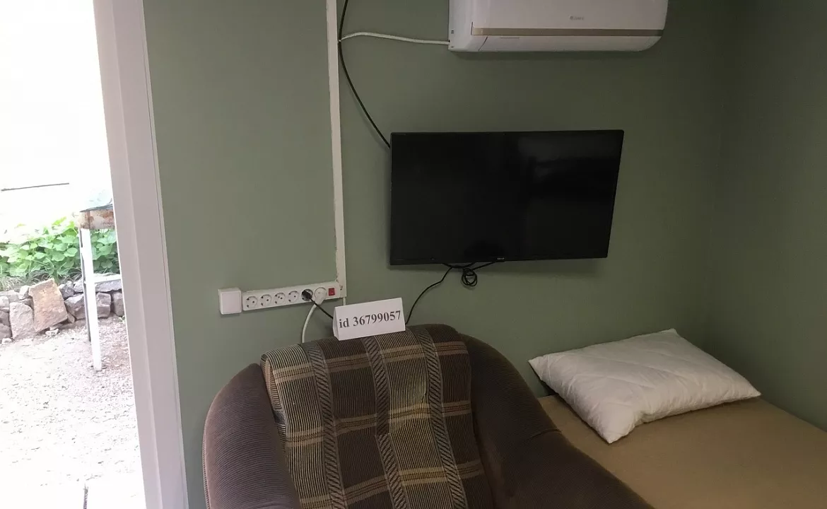 Номер для 4-5 человек. Гостевой дом «Лазурное». Лазурное