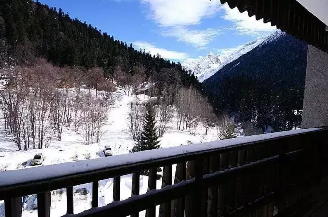 3-местный Стандарт Комфорт однокомнатный. Гостиница «МТЦ Горные вершины». Домбай-гостиницы