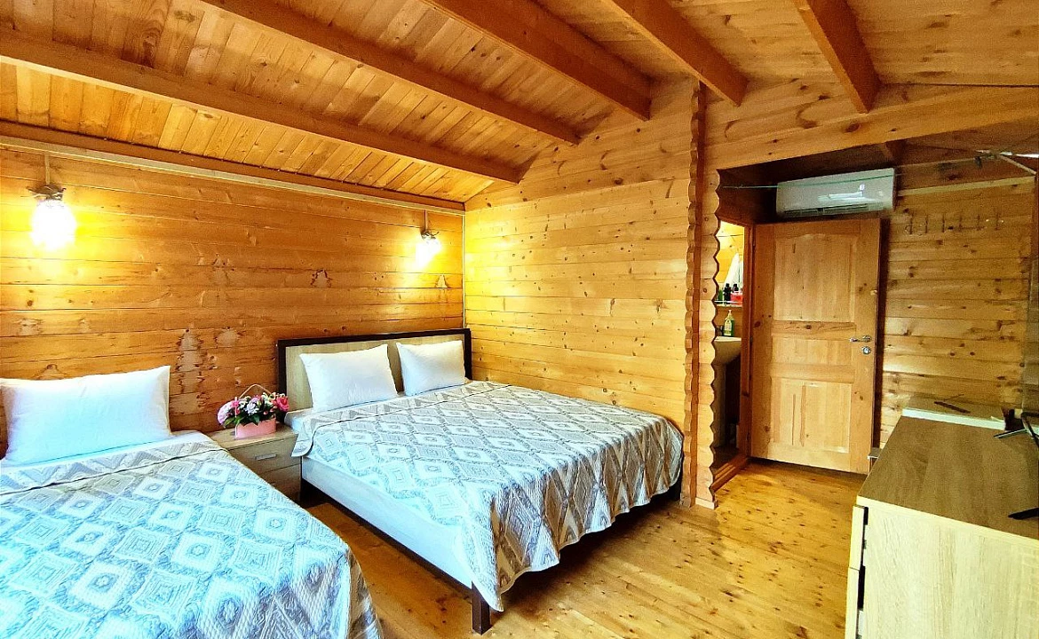 Отдельный домик в общем дворе. Гостевой дом "Цитрус". Цандрипш