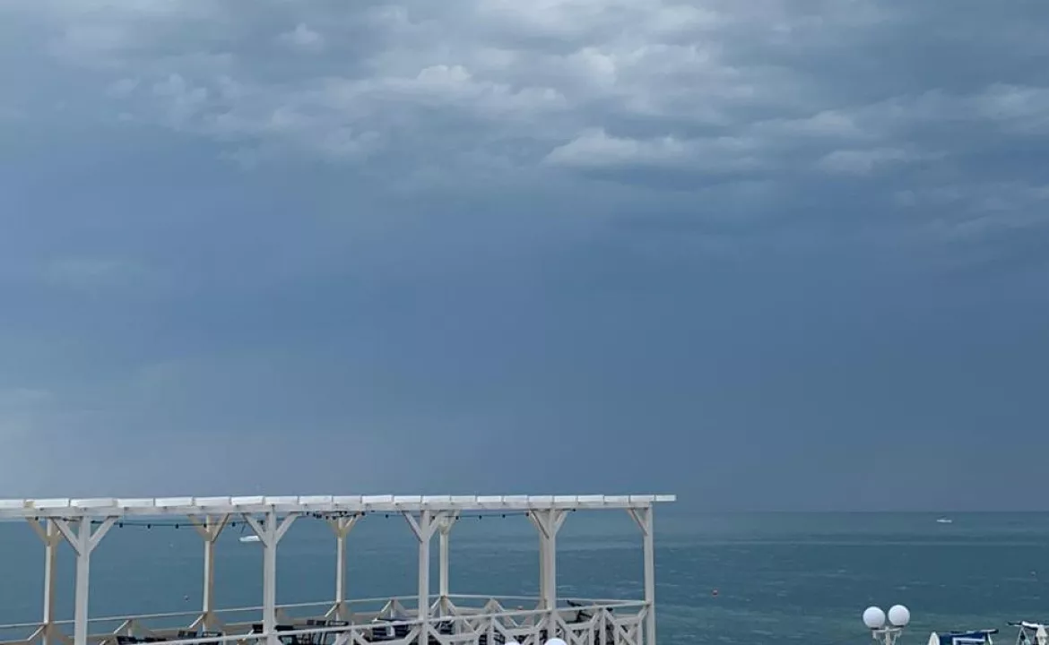 ЛЕТНЯЯ ВЕРАНДА. Отель КАВКАЗ. Гостиницы и отели Лазаревского ЛЕТНЯЯ ВЕРАНДА. Отель КАВКАЗ. Гостиницы и отели Лазаревского