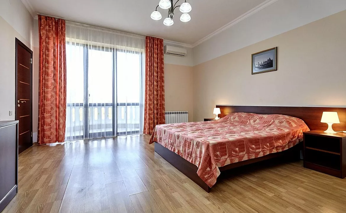 З-х местный с балконом. Гостевой дом "ВИКТОРИЯ". Геленджик З-х местный с балконом. Гостевой дом "ВИКТОРИЯ". Геленджик