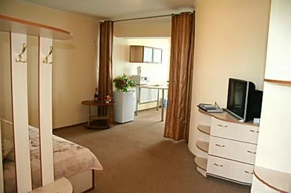 Номер Люкс 2х-комнатный. Частная гостиница «Слонотель». Малореченское