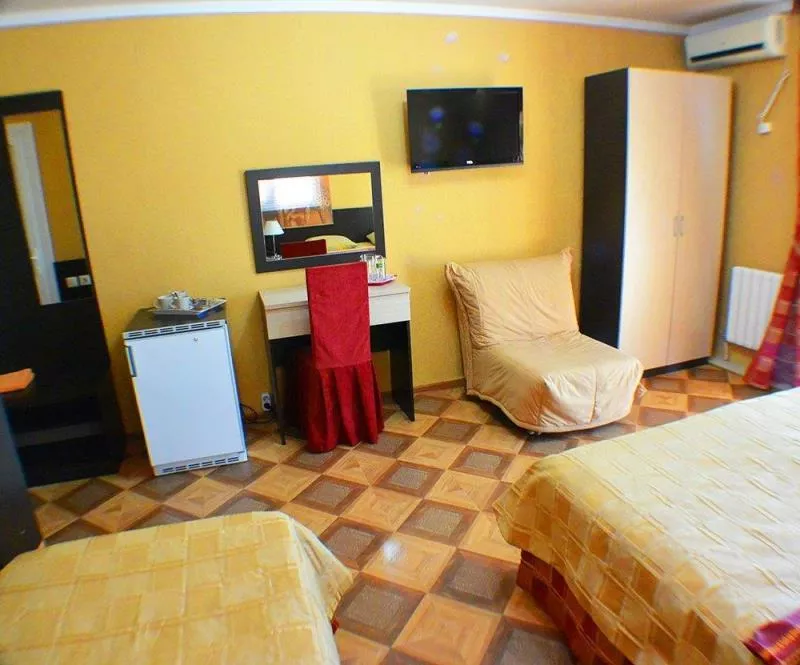 3-х местный Комфорт. Гостевой дом "Дом с дельфинами" (корпус 2). Адлер