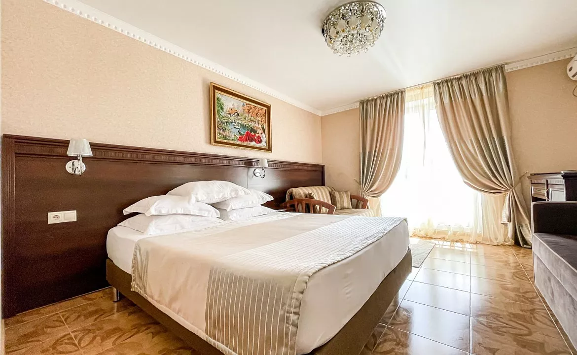 Полулюкс 5-ти местный (с балконом). Anzhelina Family Hotel. Витязево