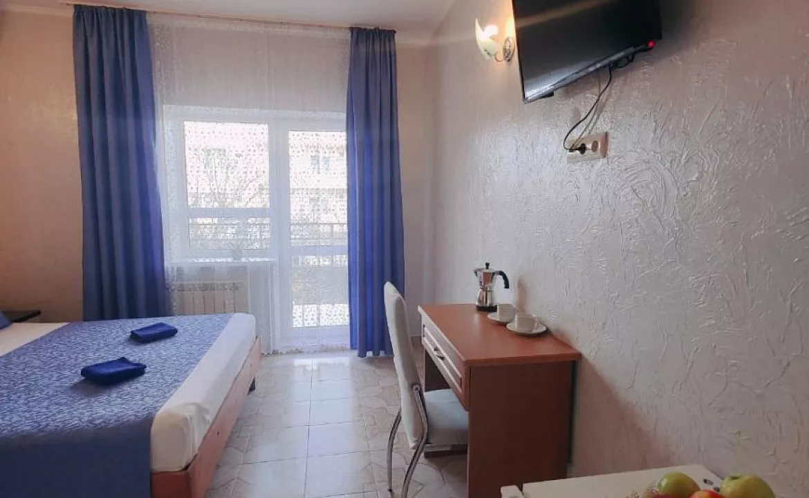 Комфорт» 2-х местный с балконом. Отель "Бавария". Витязево