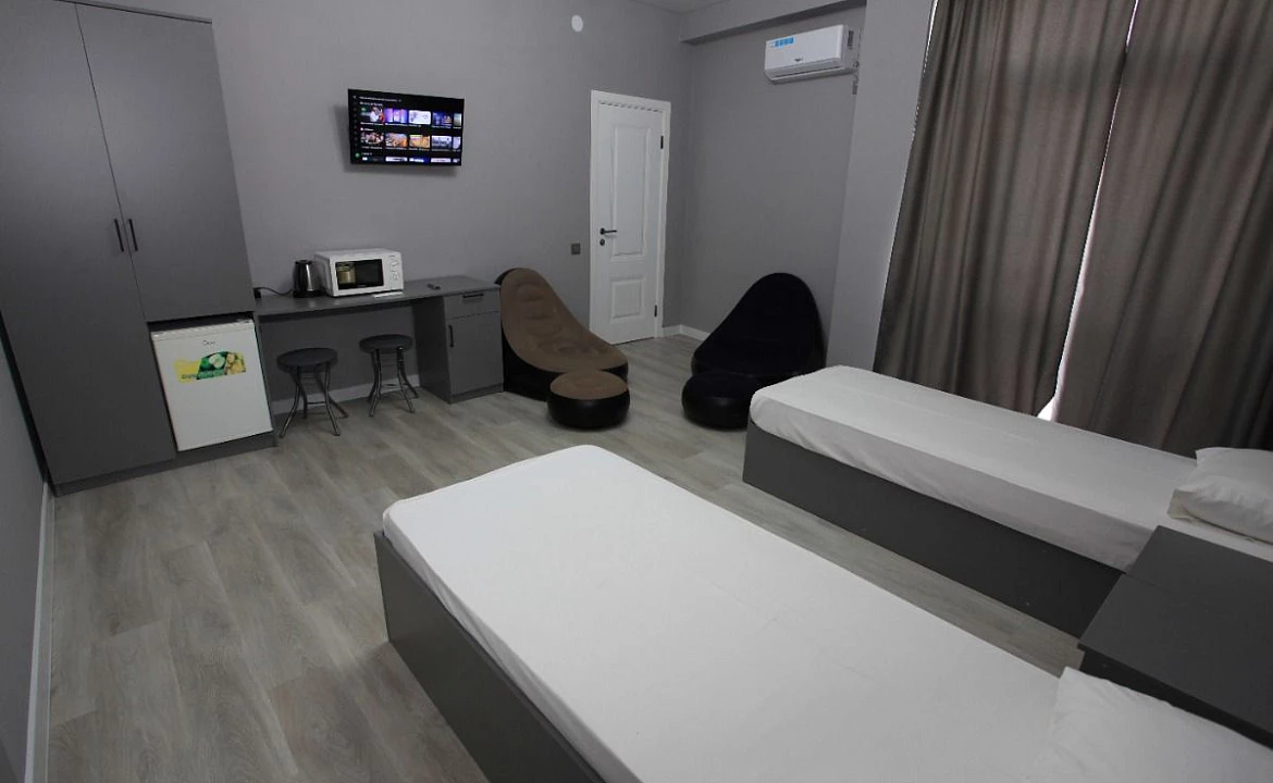 Номер Стандарт 2 местный. Гостевой дом "Седьмое небо". Сухум