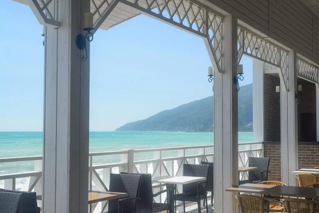 . Отель "Челюскинцев". Гагра