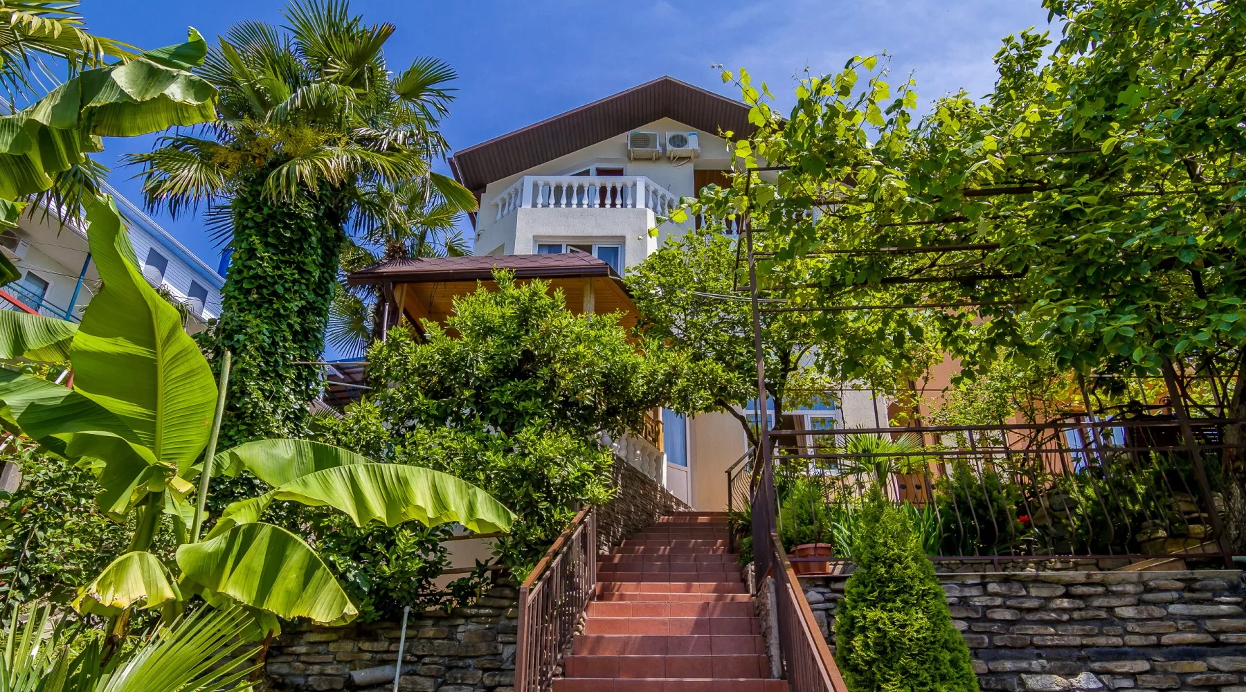 . Гостиничный комплекс "Анжелика-Альбатрос". Лоо