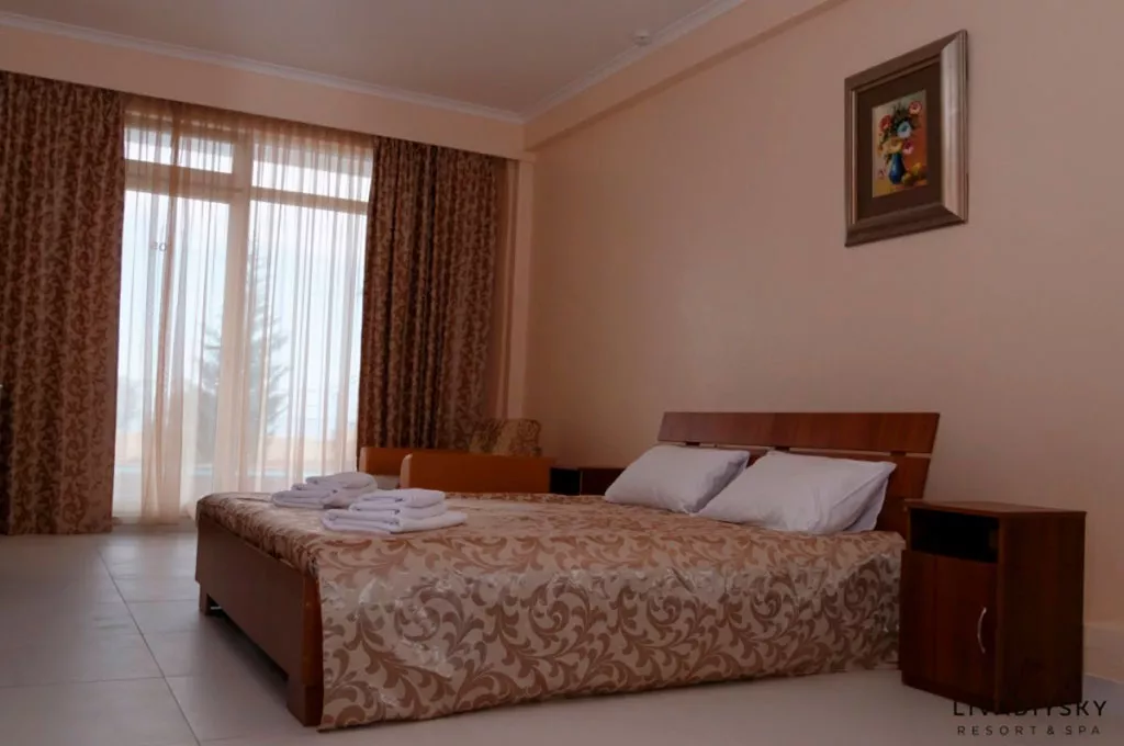 Комфорт 1-й этаж. Арт-отель «Азор». Ливадия