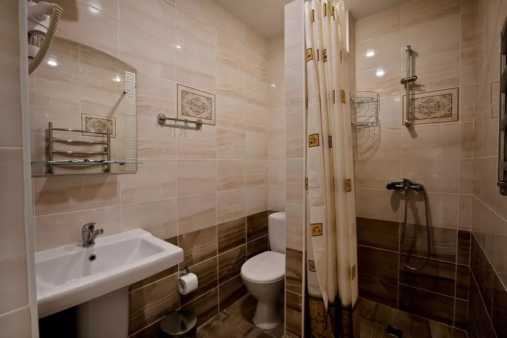 Двухместный номер с двуспальной кроватью и видом на море. Отель «NOY». Лоо