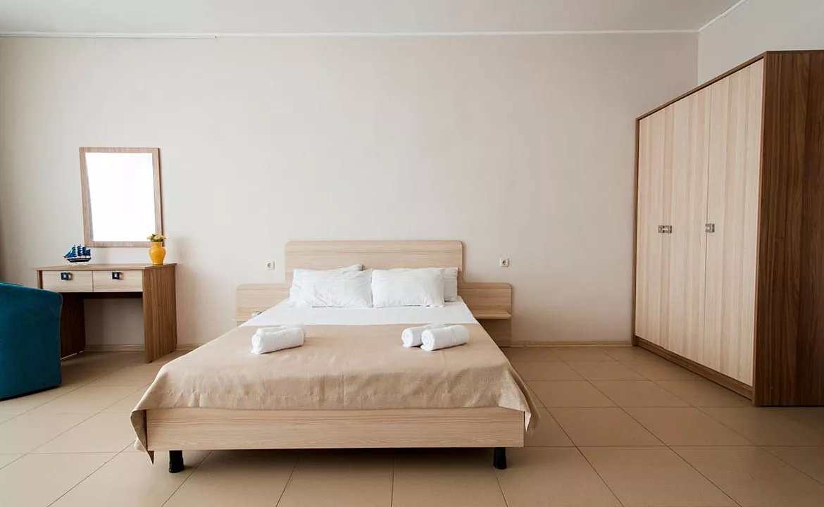 ЭЛЛИНГ ДЕЛЮКС. Отель Островок. Феодосия