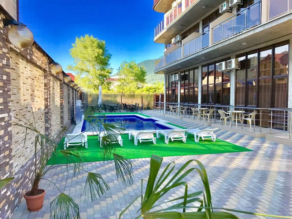 . Гостевой дом "Кристалл". Лазаревское