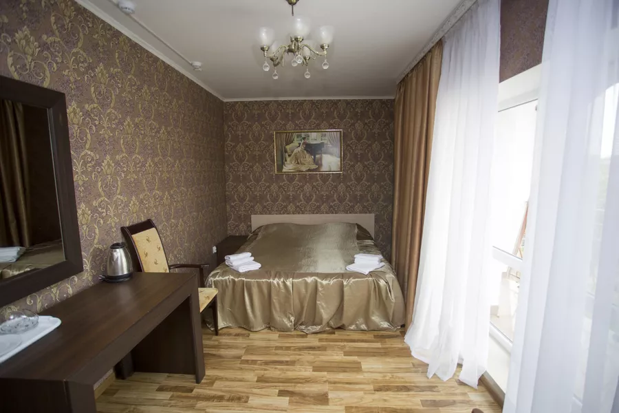  ПОЛУЛЮКС. Отель  "ВАП-отель". Ейск